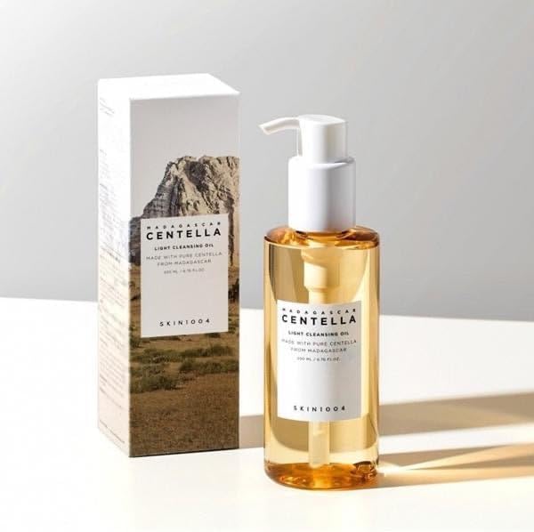 SKIN1004 Madagascar Centella Light Cleansing Oil, 200ml | Deep Cleansing | Gentle and Non-Irritating Formula | Removes Makeup and Impurities | Moisturizes - ZM Cosmetics